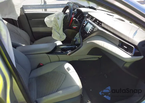 2020 Toyota Camry Se z USA, uszkodzony, nr VIN 4T1G11AK5LU974311